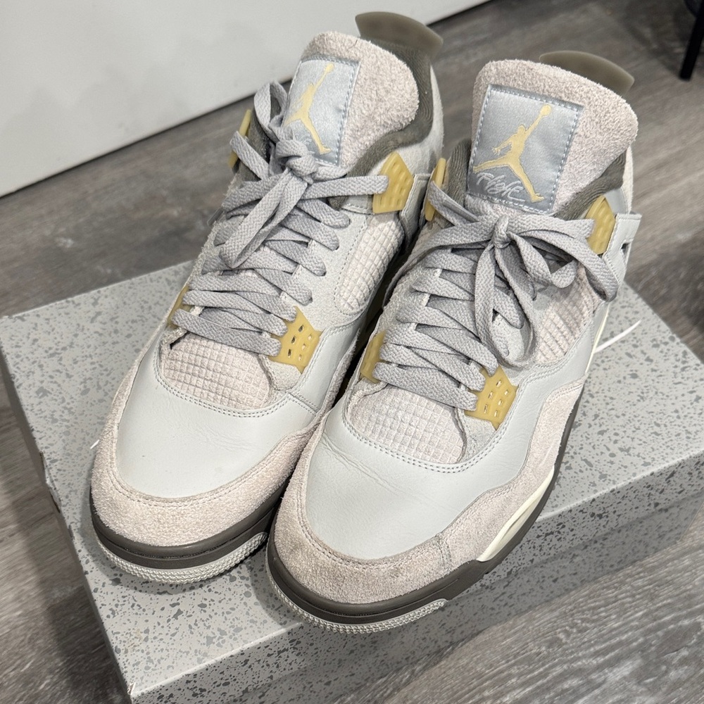 Jordan Sneakers in Light Gray and Mustard